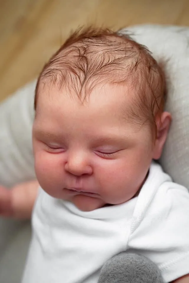 الخوخ الجذور الشعر تولد من جديد دمية لمسة ناعمة الشعور نابض بالحياة الوليد دمية طفل الانتهاء بالفعل رسمت دمية لعبة طفل اللوحة ثلاثية الأبعاد