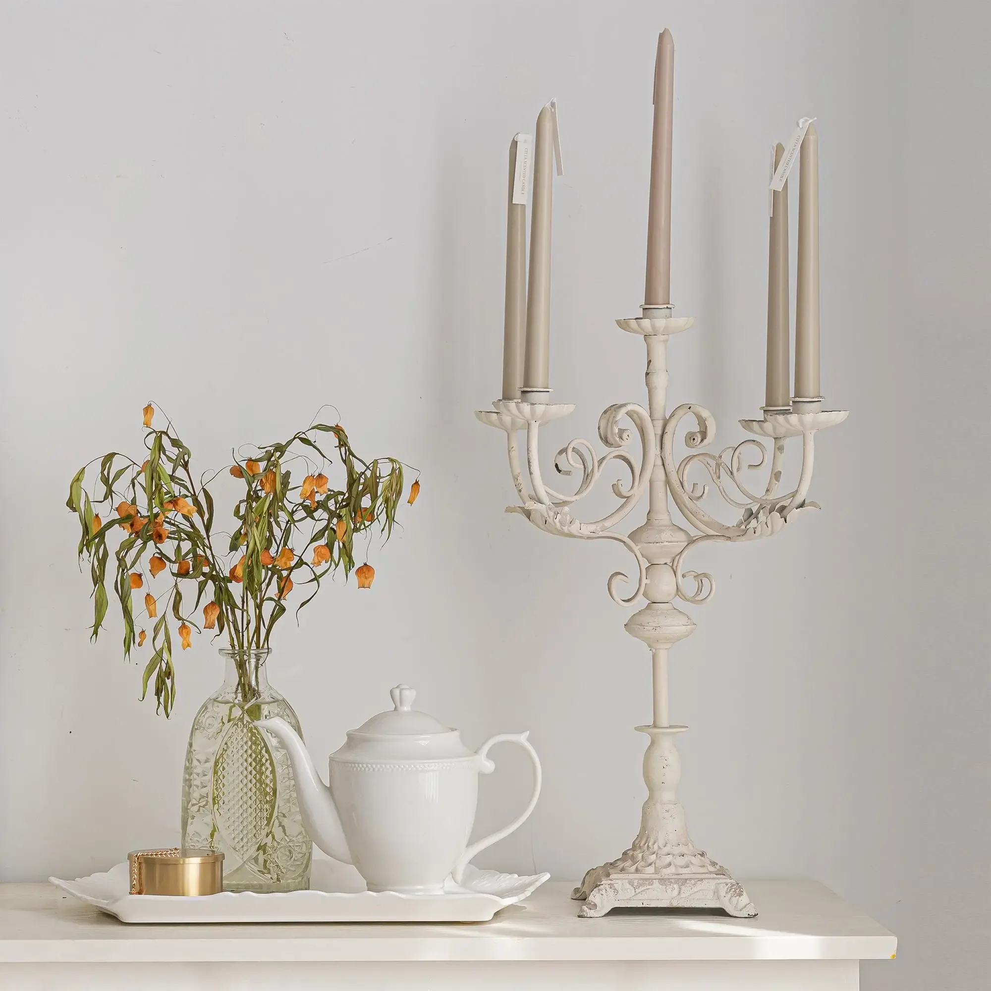 Relief Art Candlestick Retro French Ornament Western Cuisine Ins Palace Romantic Nordic Candlestick Retro Cast Iron Base Wedding