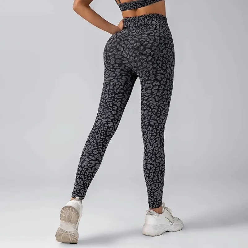 Women Seamless Leopard Print Yoga Pants with Hip Lifting and High Waist Fitness Pants with High Elasticity