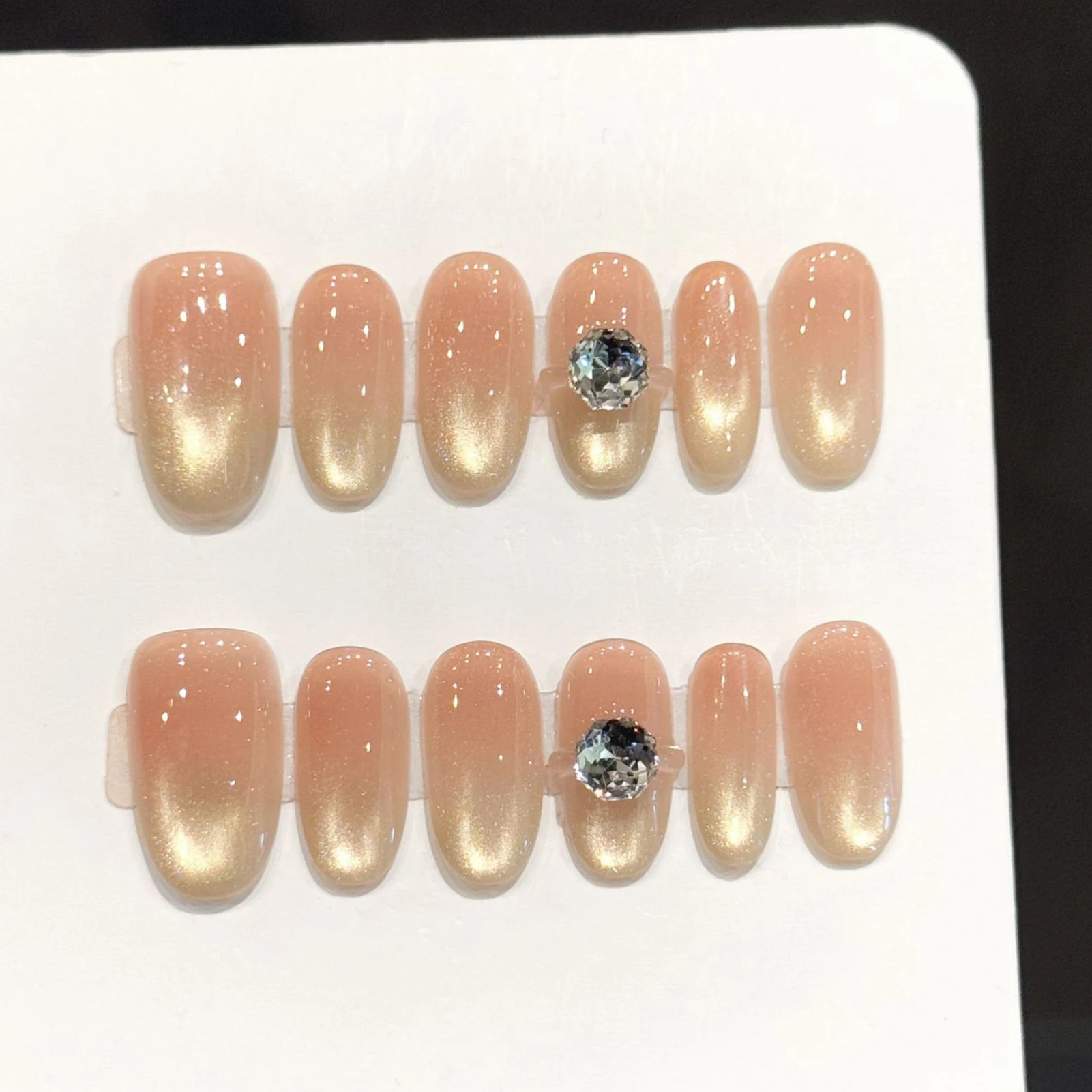 10Pcs Nude Pink Oval Head Artificial Nails Sweet Shiny Cat Eyes Press on Nails Handmade Wearable False Nail Patches view 4