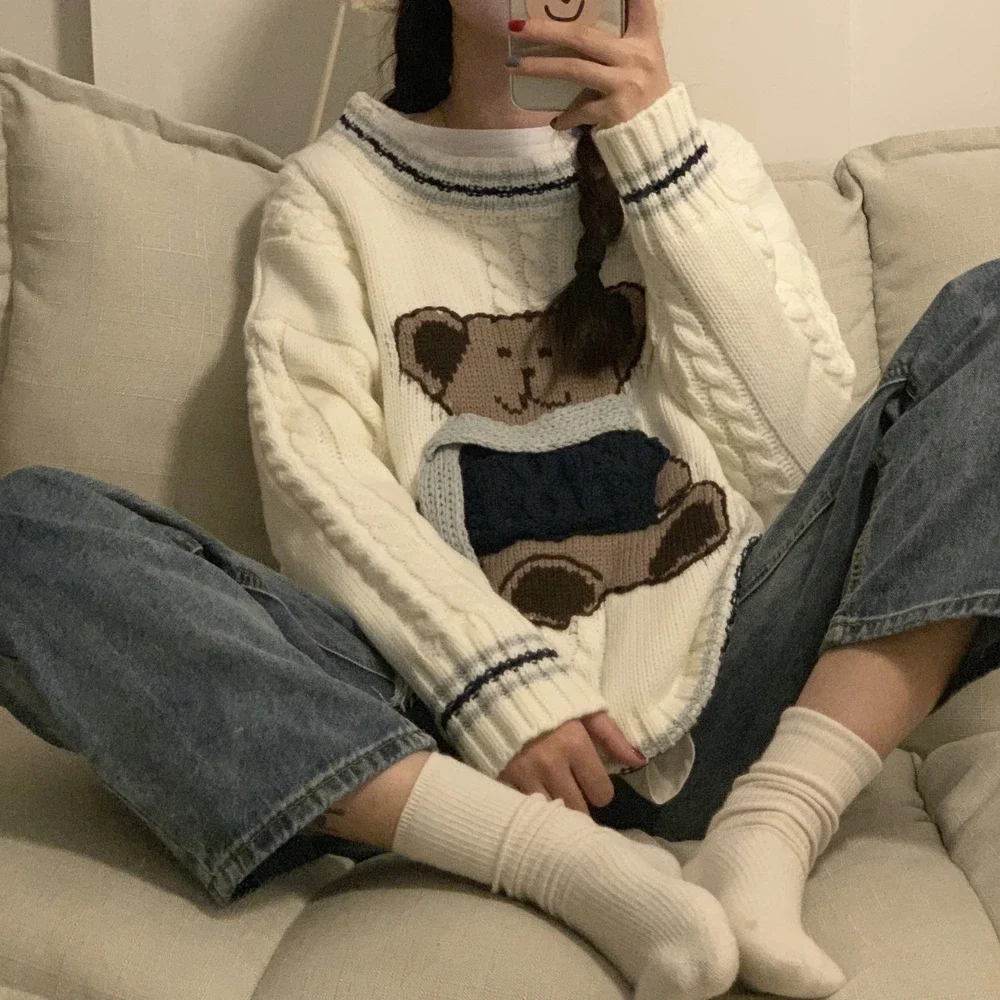 

Autumn Winter Round Collar Twist Sweaters Cute White Jumper Women Long Sleeve Loose Steric Bear Knitted Pullovers School Style