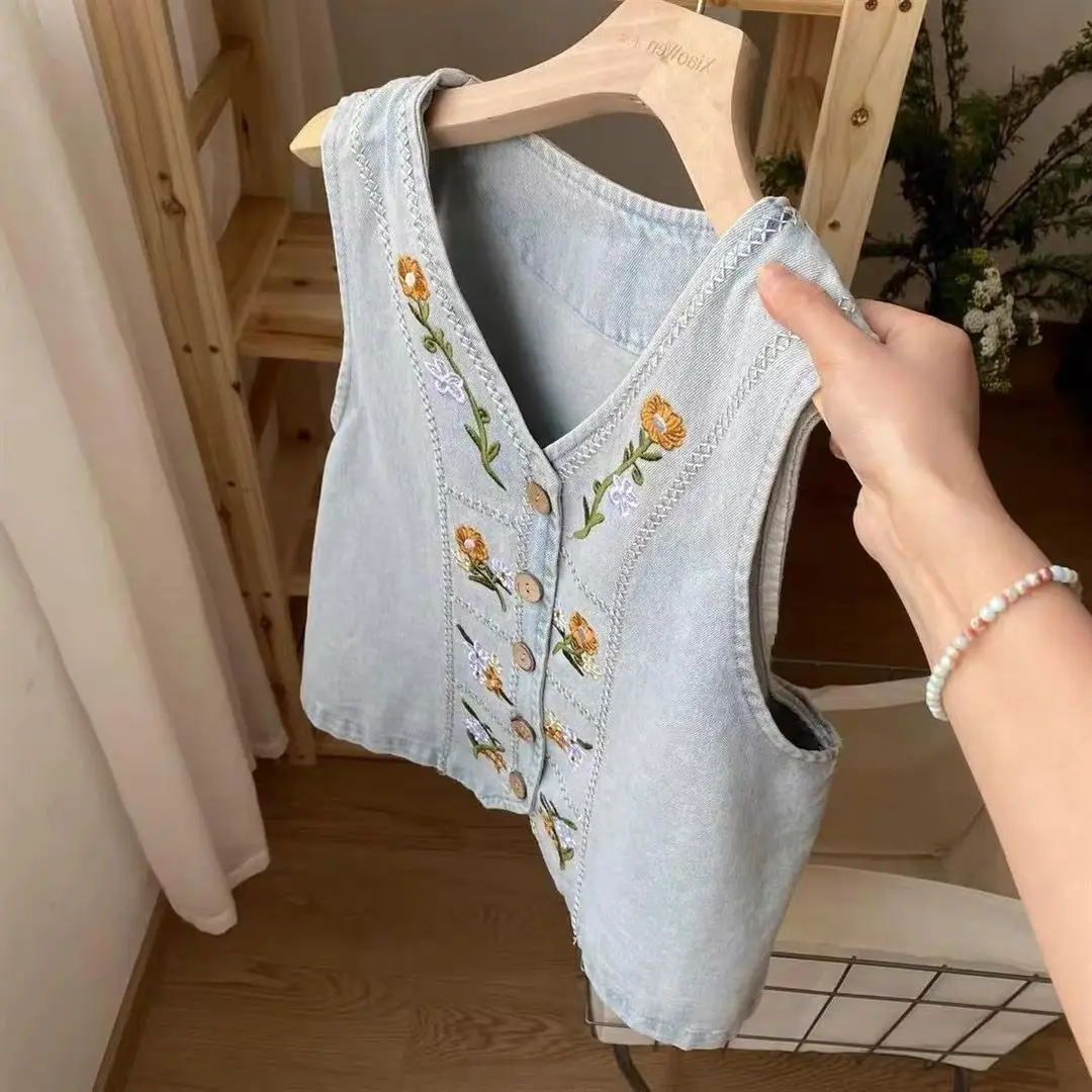 Denim Japanese vest retro embroidery 2025 spring and summer vest new design age-reducing top sleeveless loose