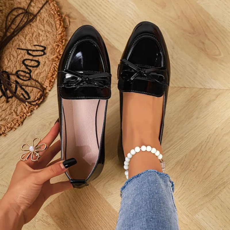 Women's Flat Loafers Round Toe Patent-Look Finish Slip-On Moccasins Bow Detail Casual Business Everyday Walking Daily Footwear
