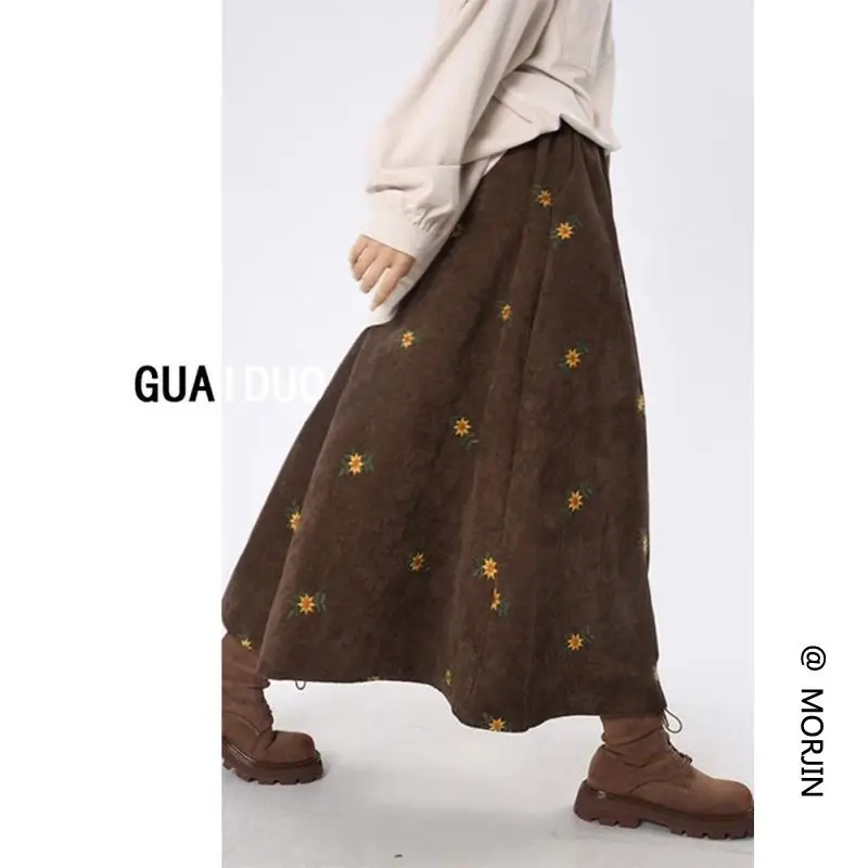 

Japanese Retro Brown Corduroy Skirt Women Autumn Winter Floral Mid-length Skirt Embroidered A-line Umbrella Skirt with Sweater