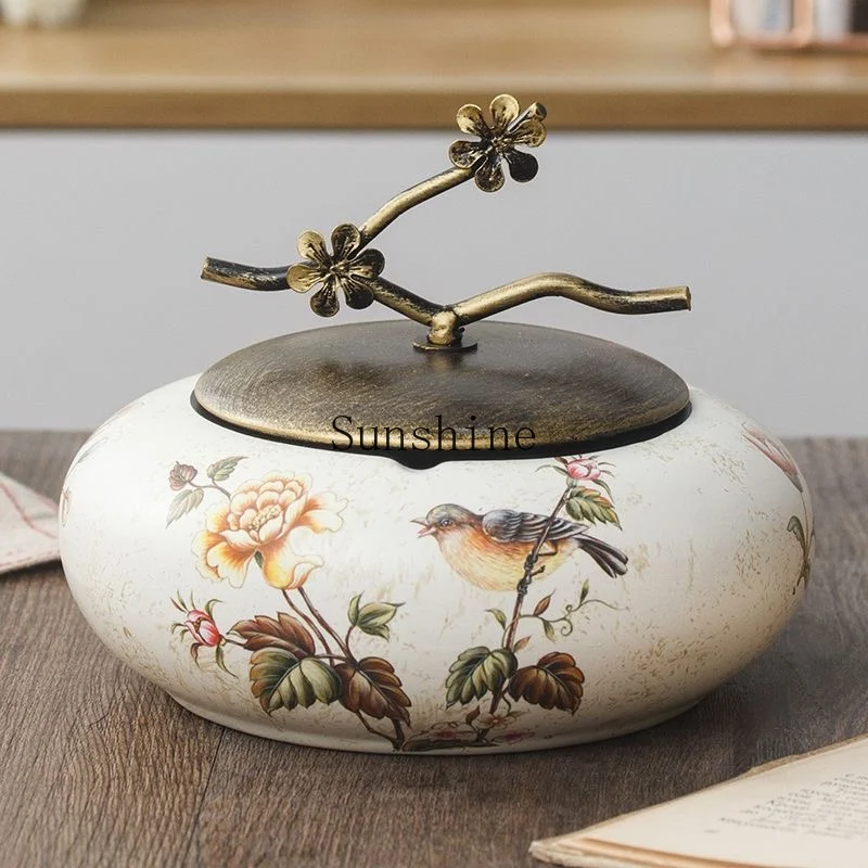 

Ceramic large ashtray European living room coffee table retro storage box