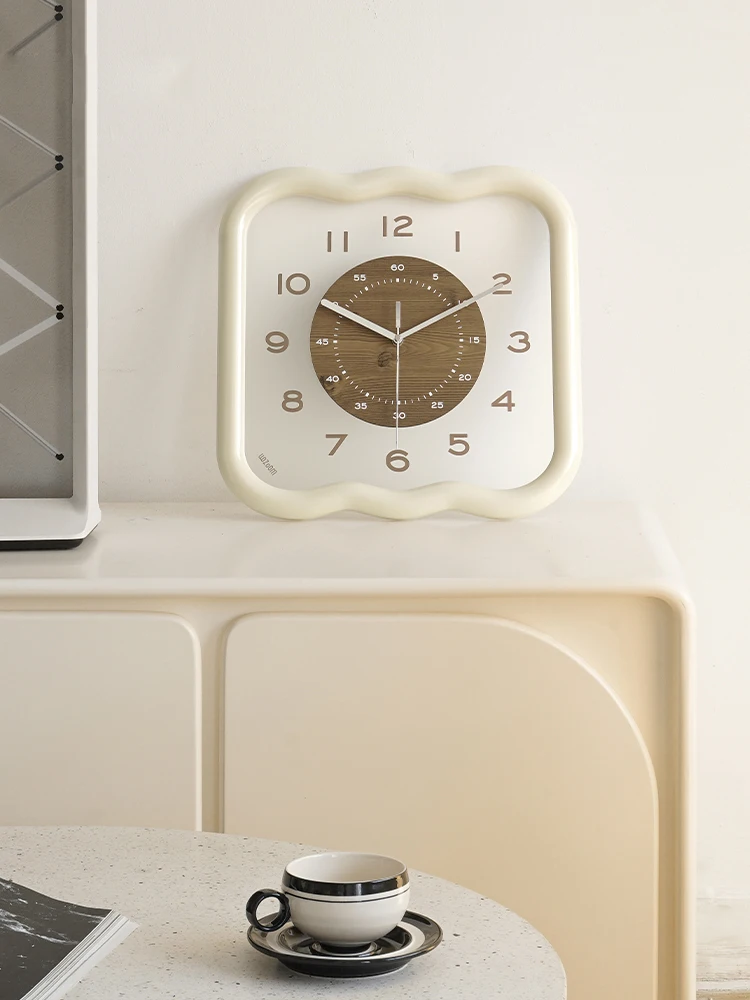 Minimalistic Cream-Colored Quartz Clock with Transparent Panel, Creative Living Room Decoration