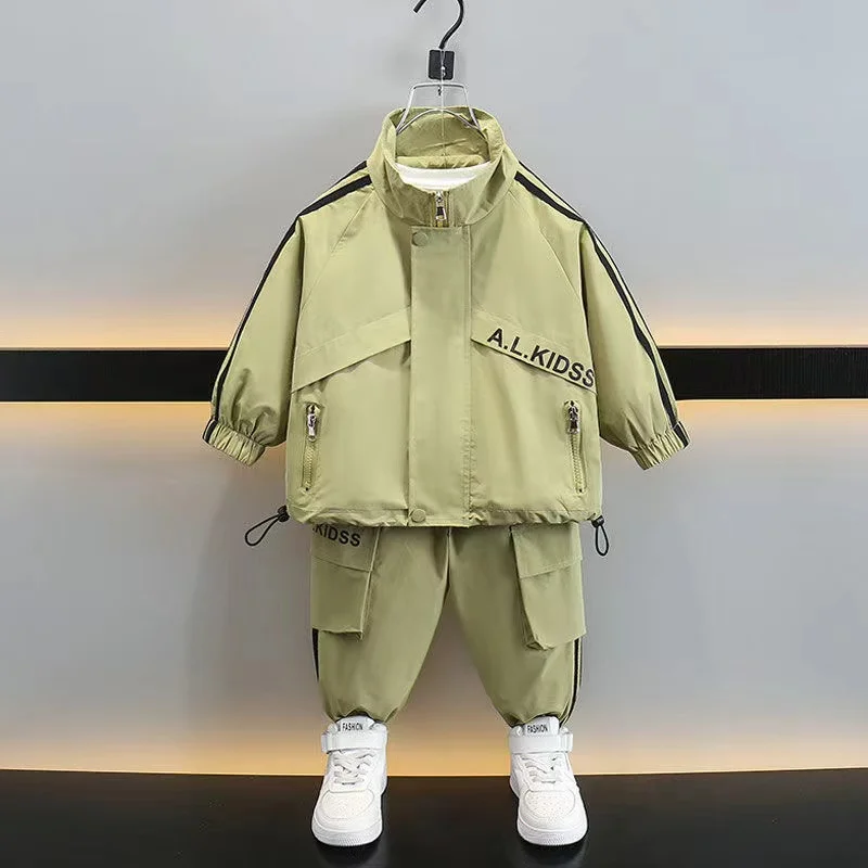 

Boys' Spring and Autumn Coat Set 2024 New Handsome Sports Work and Leisure Two Piece Set for Small and Medium Sized Children