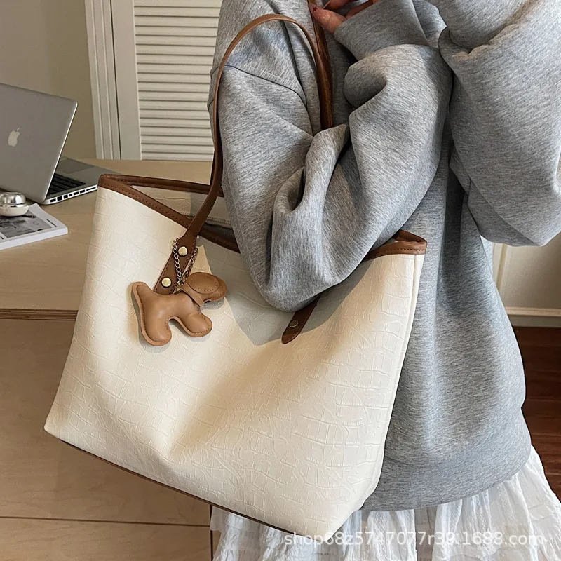 

Fashion Simple Large Bag Women Designer New Big Capacity Casual Tote Bag Stylish Commuter Underarm Shoulder Bag