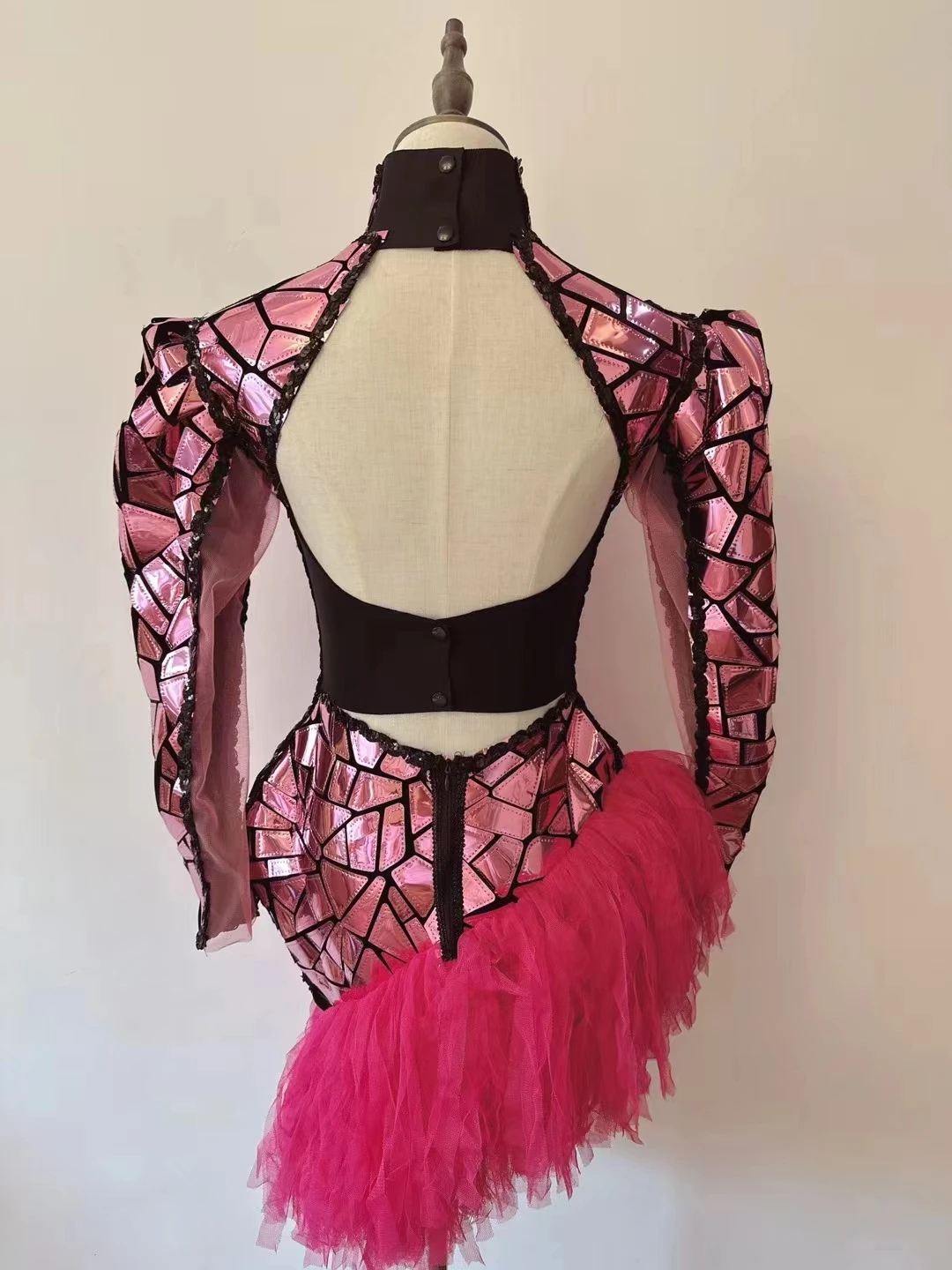 Robe courte rose à paillettes Laser pour femmes, dos nu, chanteur, danseuse, Costume de spectacle sur scène, tenue de fête d'anniversaire, de bal