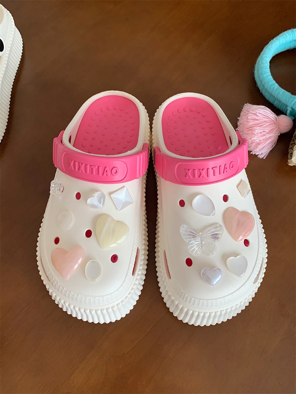 Women Garden Shoes 2024 Summer Vacation Anti Slip Thick Sole Slipper Beach Sandals And Slippers Love Diamond Hole Slippers