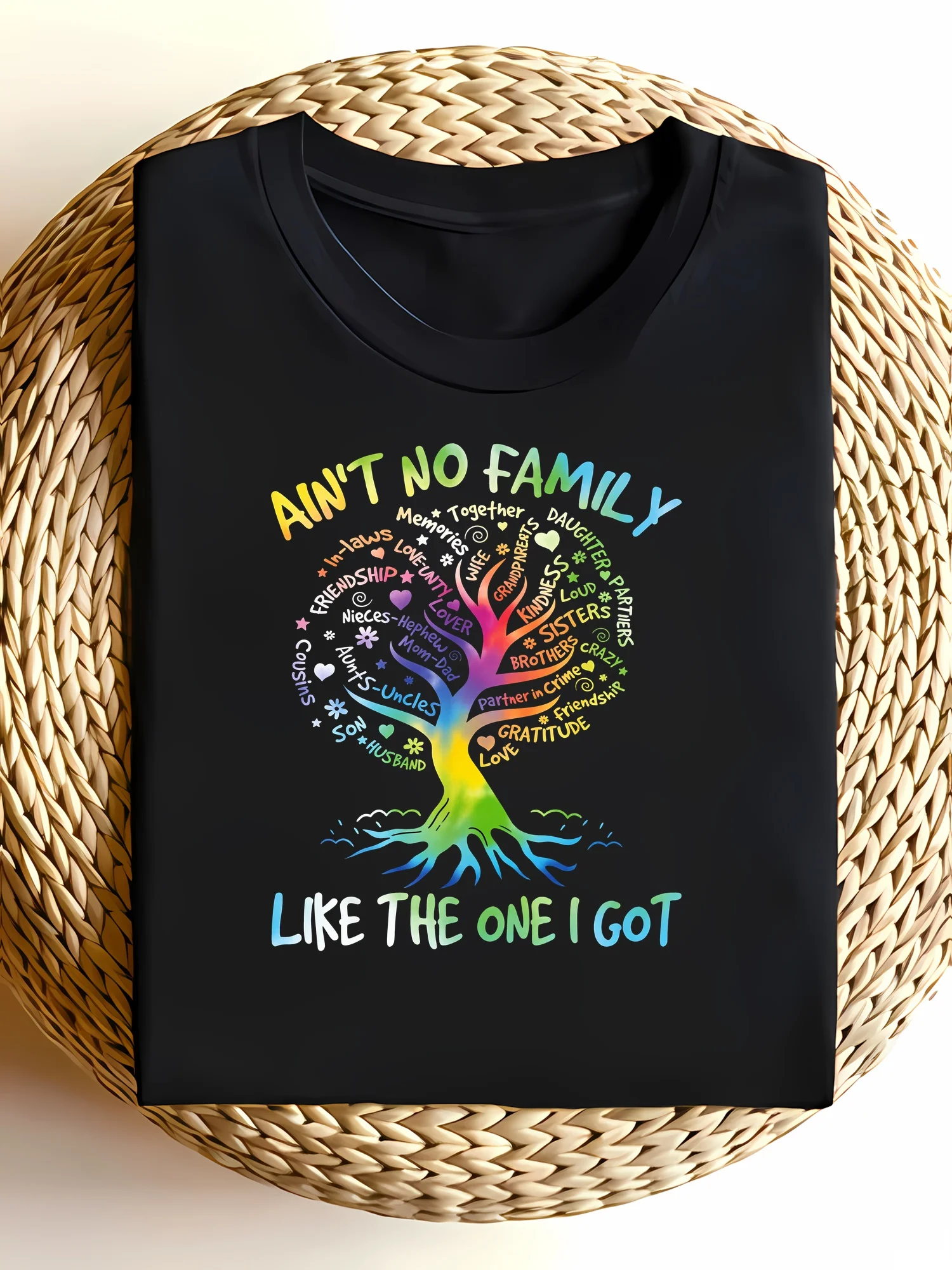 Family Tree Print - カジュアルブラックレインボーファミリーツリーグラフィックTシャツ「Ain't No Family Like The One