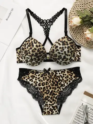 숙녀의 새로운 표범 인쇄 섹시하고 편안한 전면 Bbutton 아름다운 다시 속옷 레이스 삼각형 속옷 세트 A3159