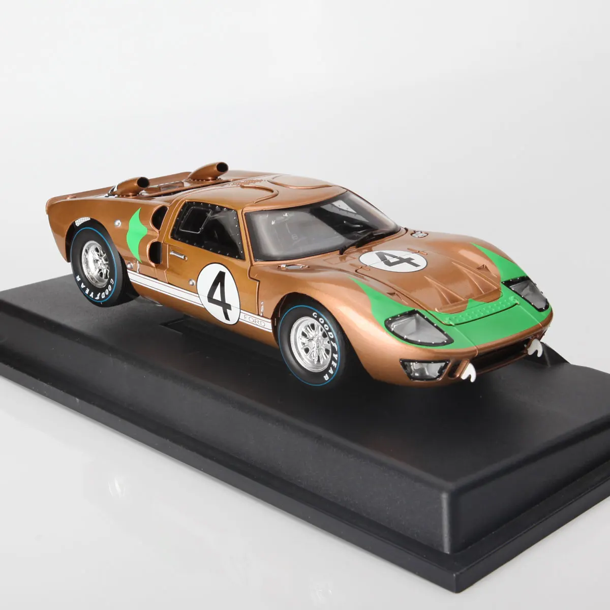 Moulé sous pression SHELBY 1/18 Échelle Ford GT-40 MK II No. Modèle de voiture en alliage 4 1966, jouet à collectionner, cadeau, affichage Souvenir, ornement