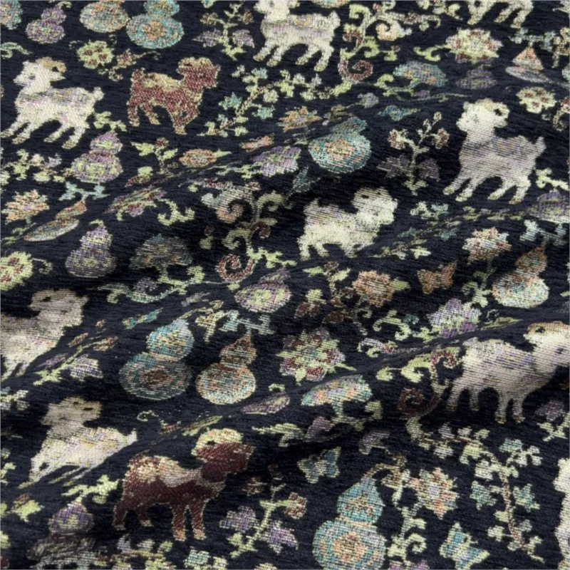 A new style of polyester gold thread jacquard fabric with traditional Chinese