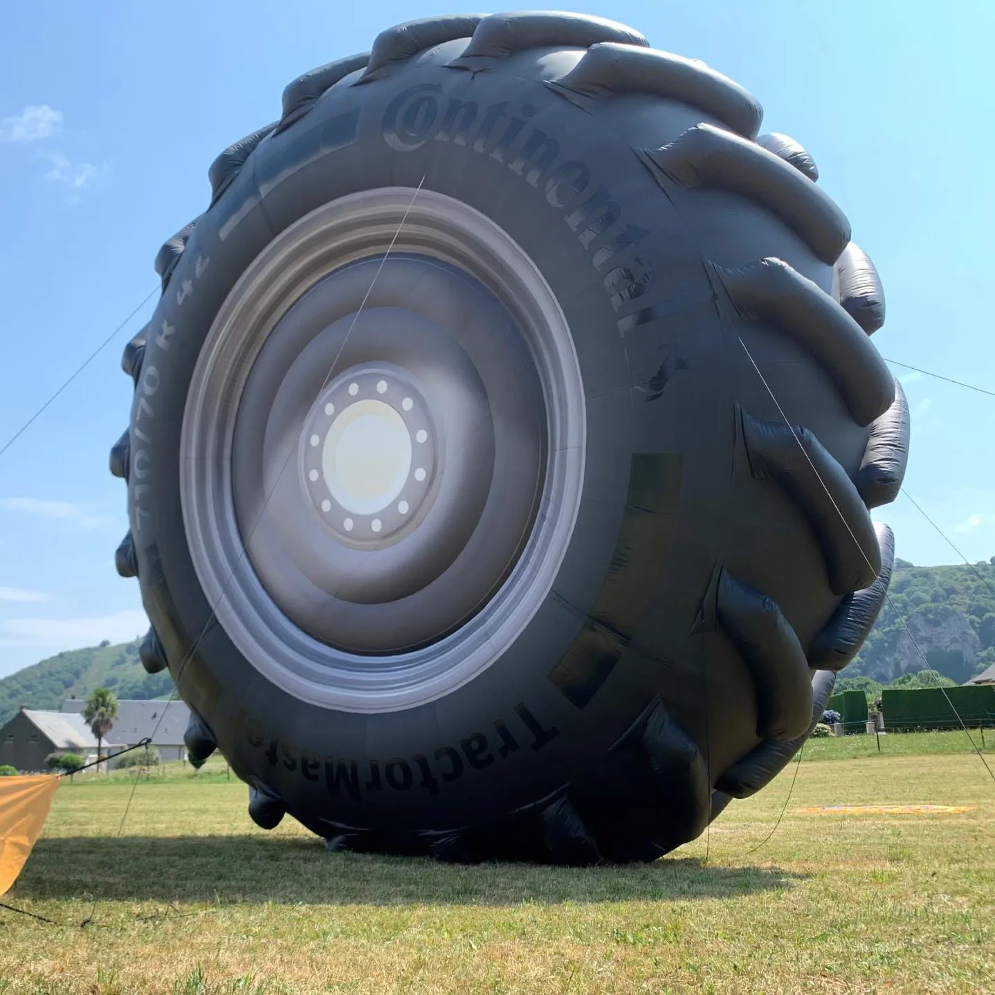 5m Outdoor Decoration Inflatable Tire Sport Game Branded Giant Customized Inflatable Advertising Tire