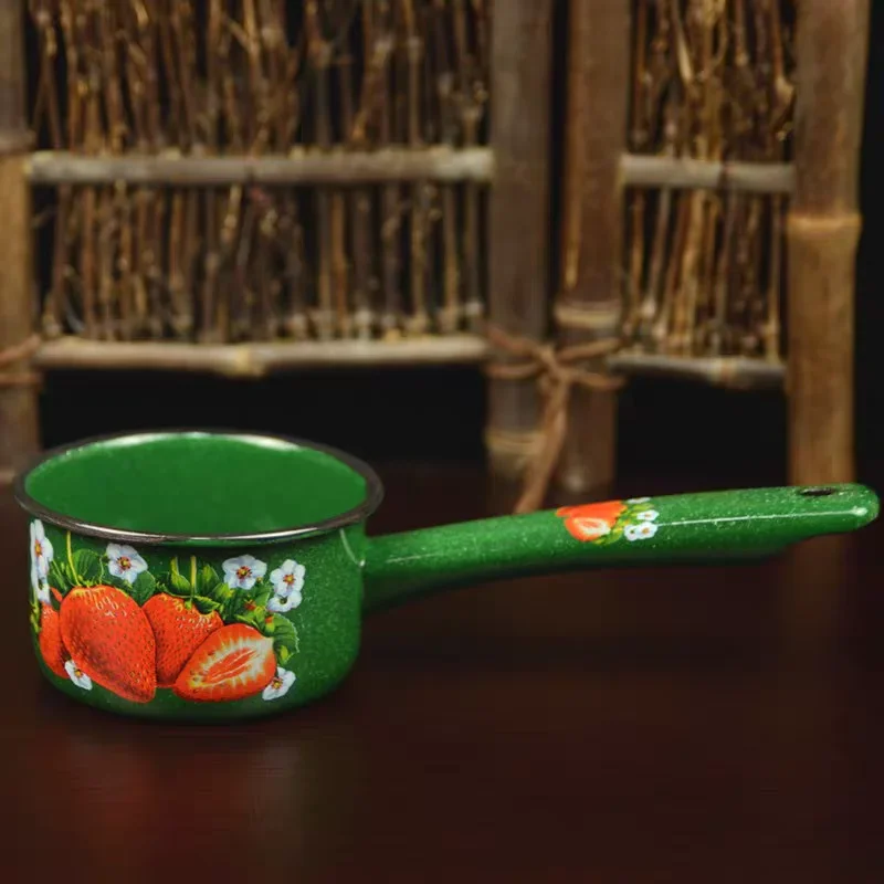 

Enamel Long Handled Water Scoop Can Be Heated by an Induction Cooker for Milk Kitchen Utensils and Small Milk Pots
