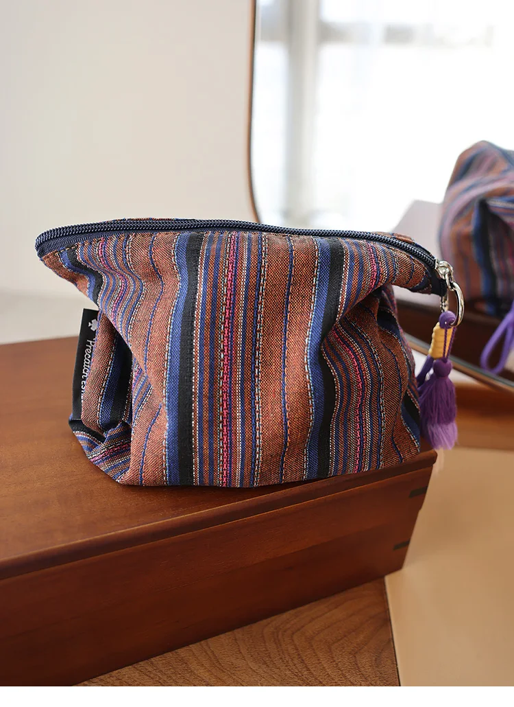 Bunt gestreifte Fransen-Anhänger-Make-up-Tasche im Ethno-Stil für Damen, mit Reißverschluss, für Reisen, tragbare Aufbewahrungstasche, Innenfutter-Tasche, Clutch – Detail 3