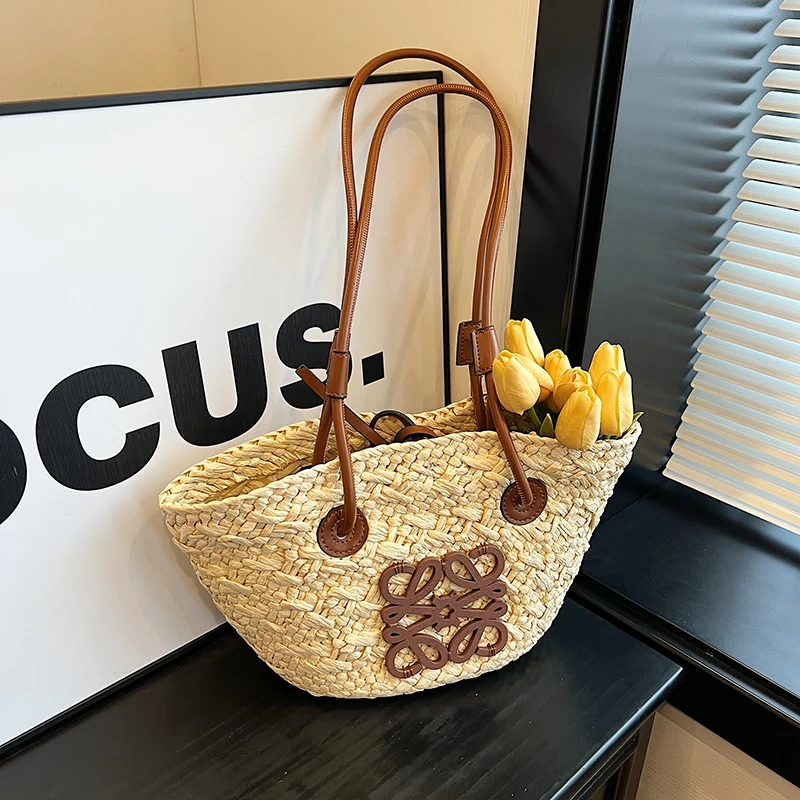 حقيبة كلاتش كلاسيكية فاخرة وبسيطة للنساء مع تصميم عصري بلون سادة وأفضل نداء لعرض النجوم #3