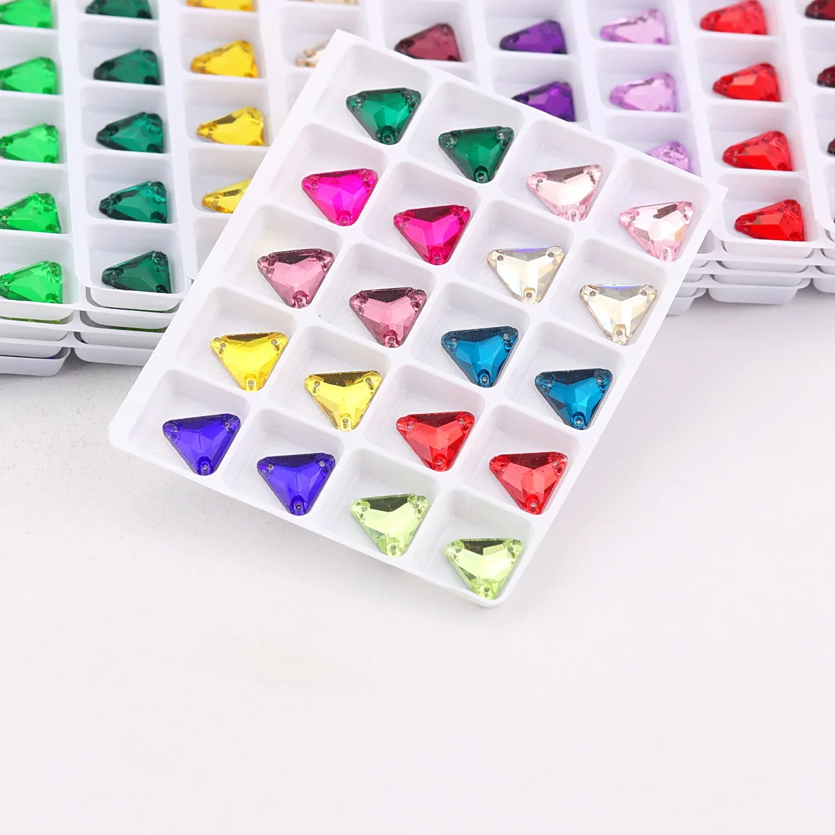 Dreieckige Form, 12mm 16mm 20 Stück/Packung, 22mm 10 Stück/Packung, Mehrfarbige Flache Glas-Kristall-Aufnäher für Kleidung, Schuhe, Taschen, DIY – Detail 1