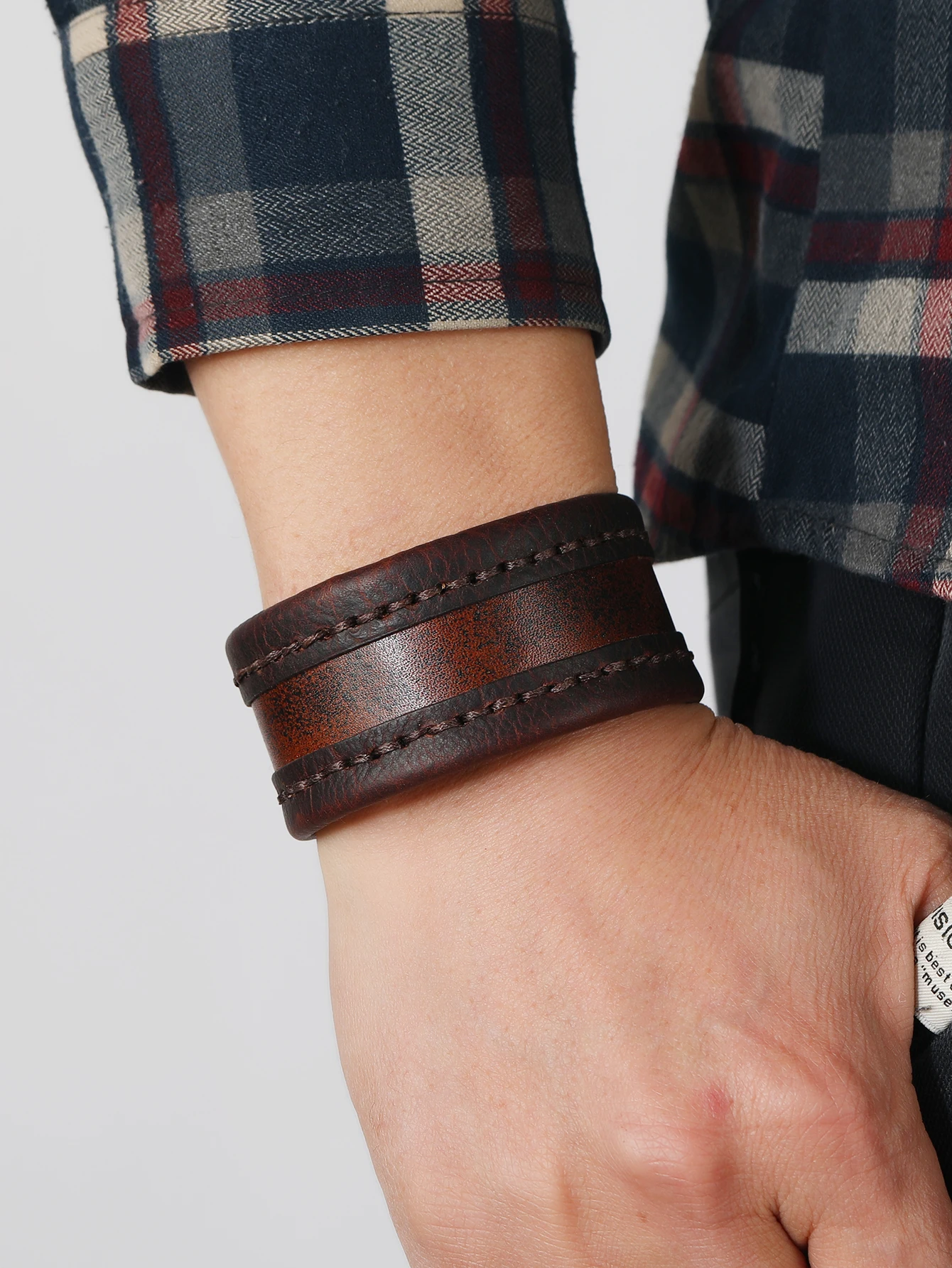 Vintage cowhide Hand-stitched men bracelet