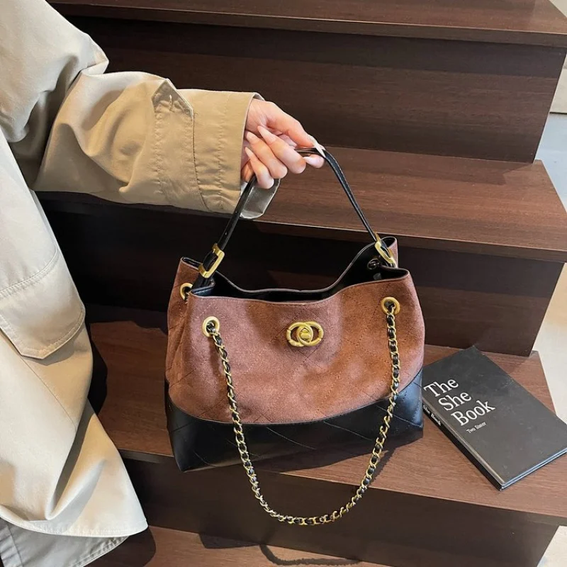 

Изысканная роскошная кожаная женская сумка через плечо с плечевым ремнем Элегантный классический дизайн от известного дизайнера для модных