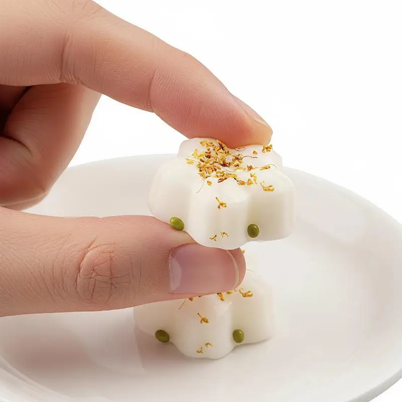Simulation Osmanthus Cake Squeeze Soft TPR Toy Imitation Chinese Pastry Slow Rebound Stress Relief Keychain