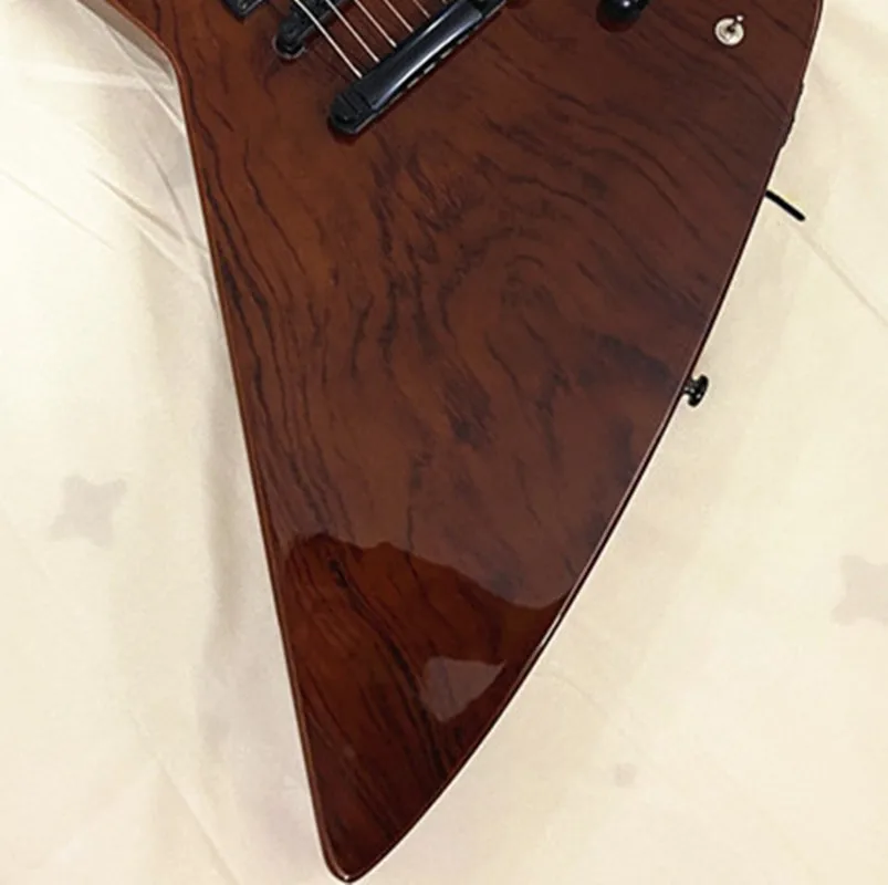 تم شحنه Vicers من الولايات المتحدة الأمريكية، جيتار كهربائي عالي الجودة 22 فريتس، مقترن مع التقاط EMG