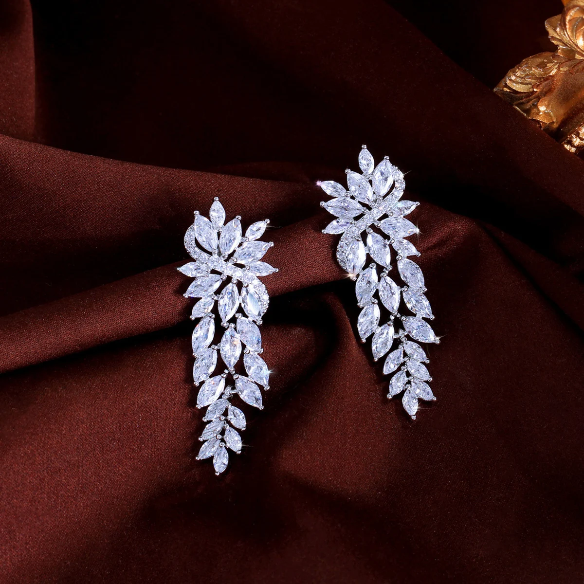 CWWZircons Wunderschöner europäischer Damen-CZ-Hochzeits- und Abschlussballschmuck, weißer Zirkon-Blatt-Ohrring, lang, für Brautparty, Großhandel E1168 – Detail 5