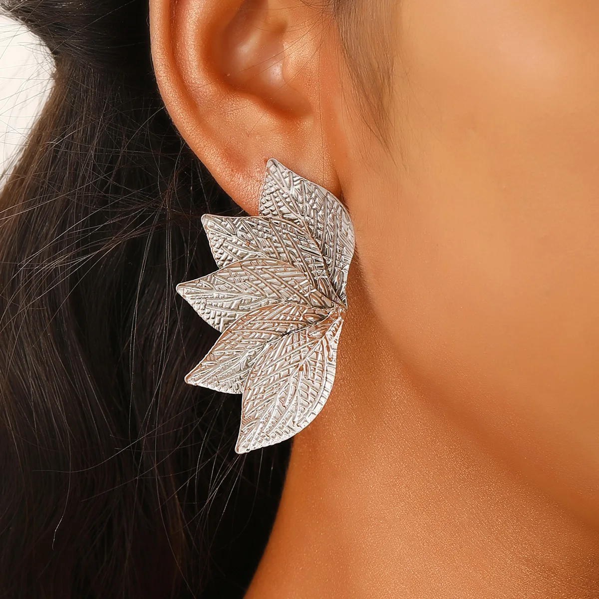 Exaggerated Gold Color Leaf Texture Fan Earrings For Women Metal Earing Jewelry 2024 Trending New Women's Earrings Accessories