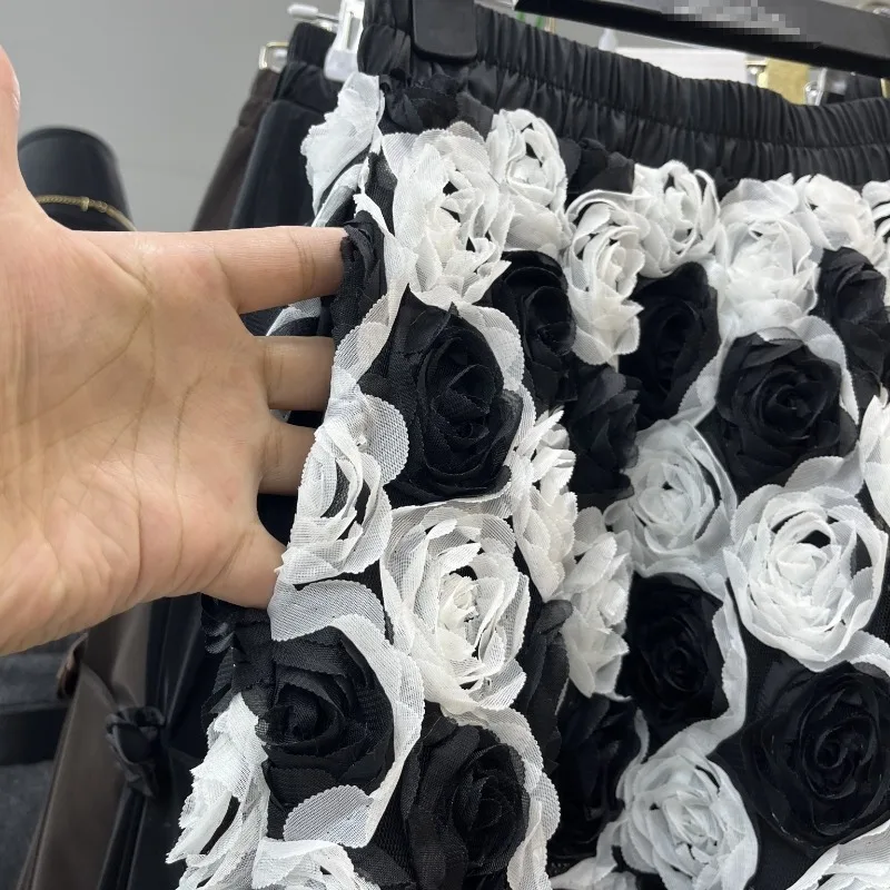 2025 Spring and Autumn New French Black and White Color Matching Three-dimensional Flower Temperament A Word Skirt Women