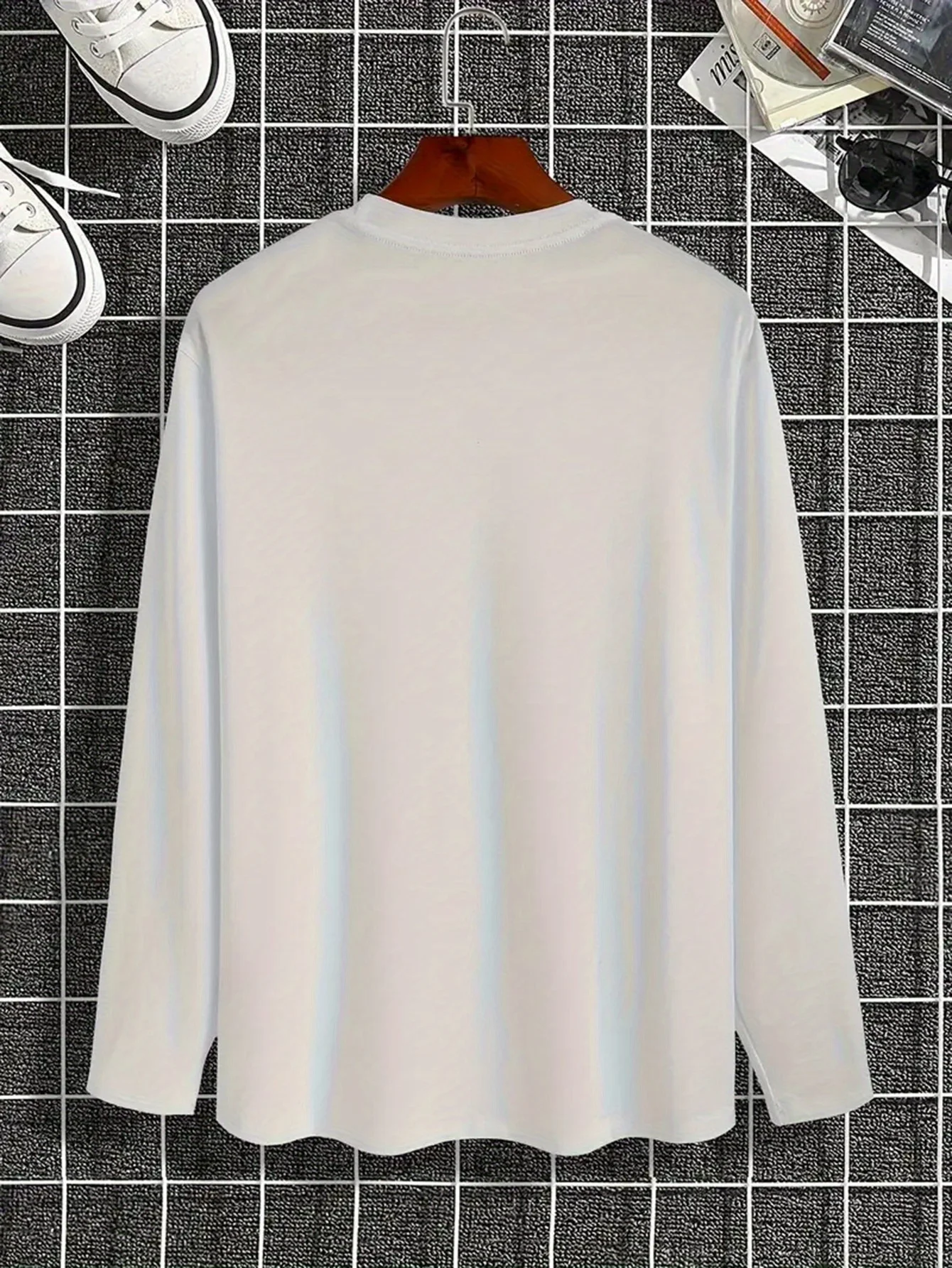Men's 100% Cotton Oversized Surfing T-Shirt - White with Retro 70s/80s Palm Tree & Wave Print, Crew Neck Long Sleeve Casual Beachwear, All-Season Comfort Fit for Surfing & Casual Attire (Machine Washable) - Loose Fit with Relaxed Fit