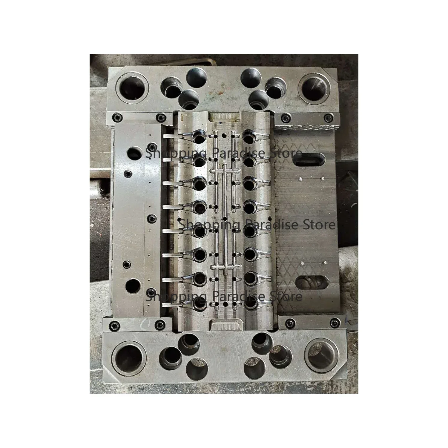 Durable Plastic Injection Molding Products - High Demand Resin Injection Moulding Components for Industrial Use