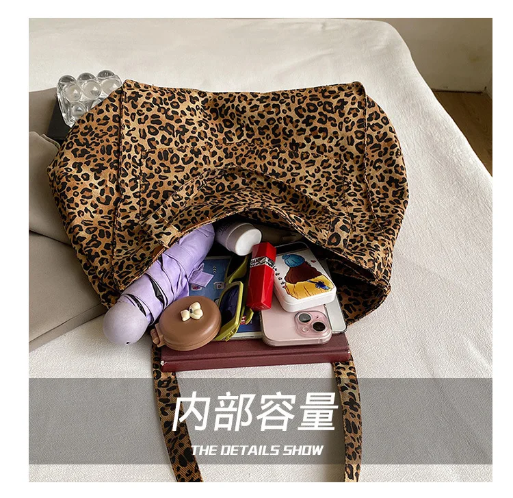 Leopard Pattern Tote Bag Vintage Canvas Shoulder Bag Fashion Big Capacity Handbag For School Work Shopping view 3
