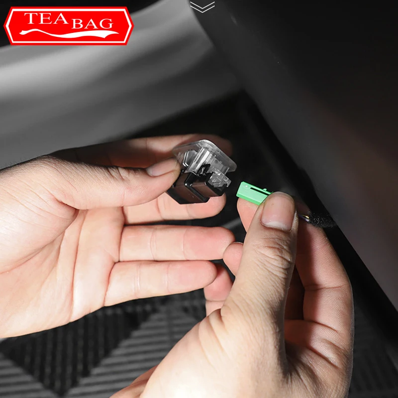 For Lynk&Co 01 05 Car Door Logo Light Welcome Lamp Laser Light Wireless Lights Floor Lights Projector Lights Auto Accessories
