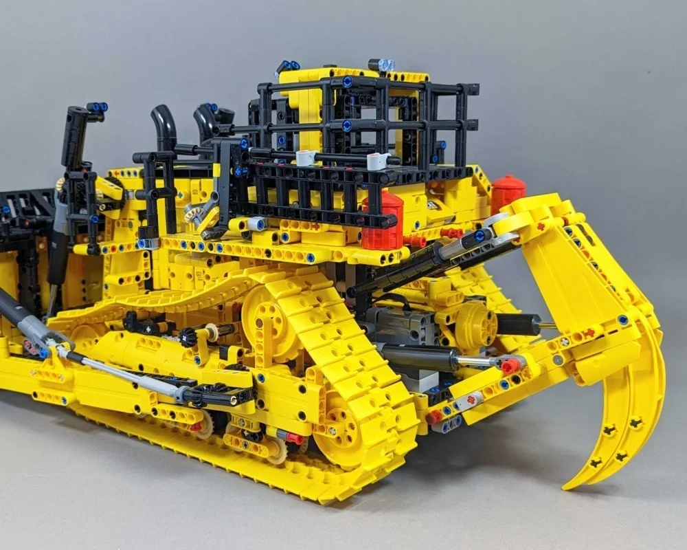 3870PCS MOC Heavy‑duty Tracked Bulldozer With Reinforced Ripper Attachment Machinery Model Building Blocks DIY Assembly Gifts