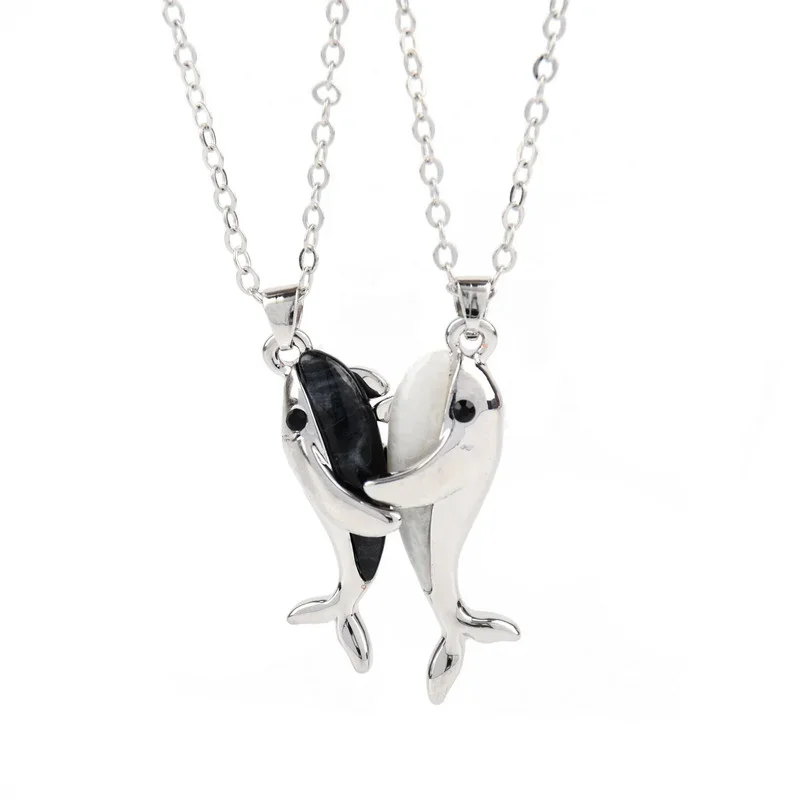 Lovecryst 2Pcs/set Magnetic Couple Love You Whale Pendant Necklace for Men Women Wedding Lovers Necklace Valentine\'s Day Gift