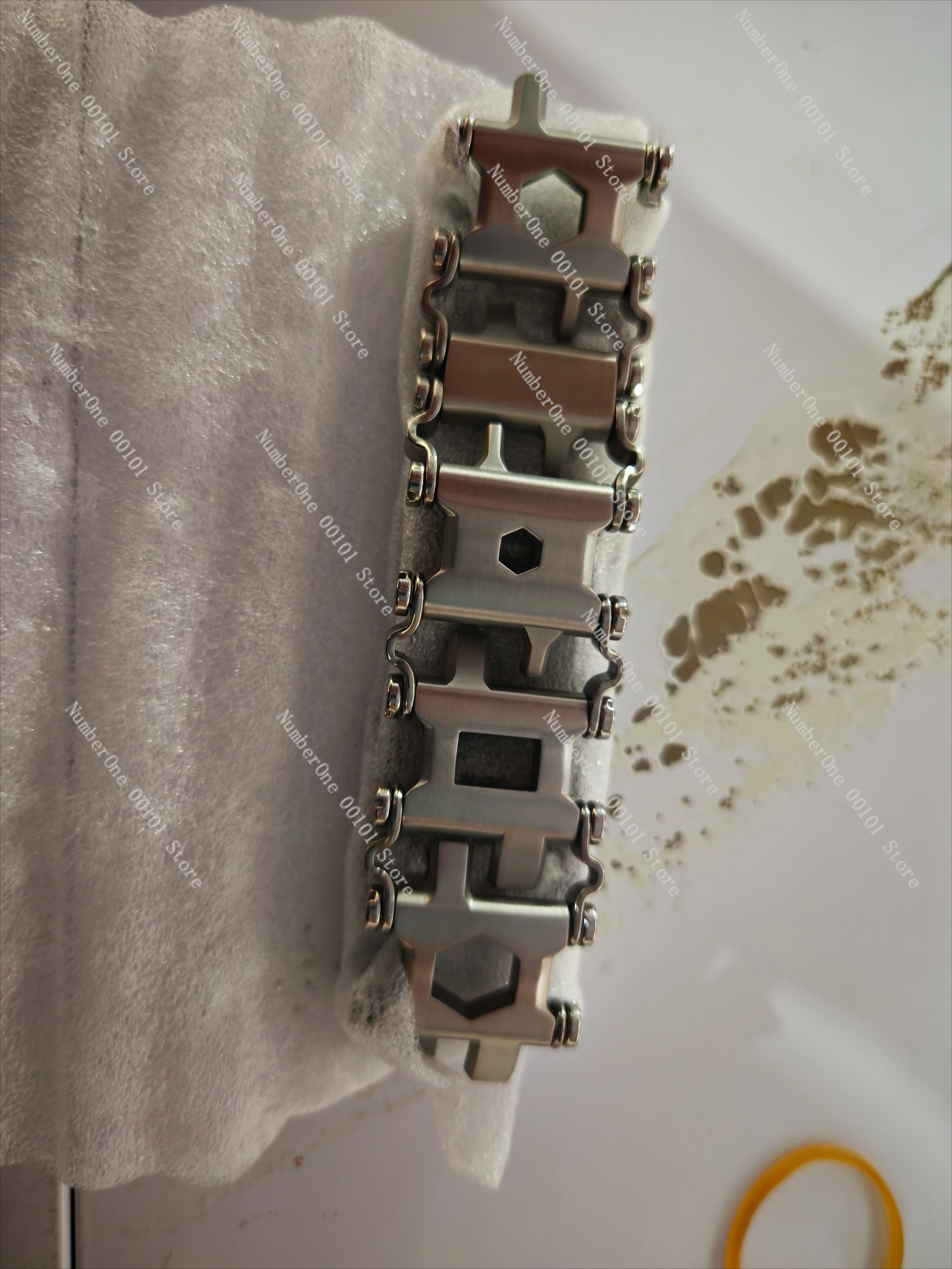 Multitool Bracelet, 22cm Stainless Steel, Outdoor Travel Men Watch Strap, Trend Bracelet with A Pry Tool