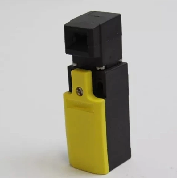 

Brand New 3SE5232-0QV40 + 3SE5000-0AV01 Safety Position Switch Original Packaging New in Stock