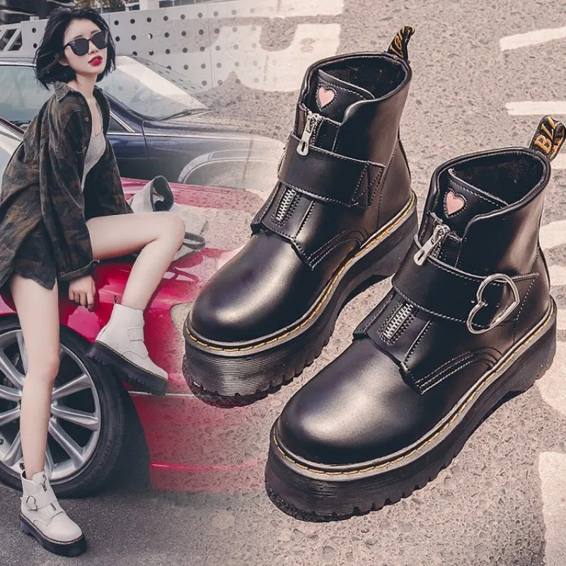 2023 New Short Boots New Thick Sole Women\'s English Style Love Matsuke