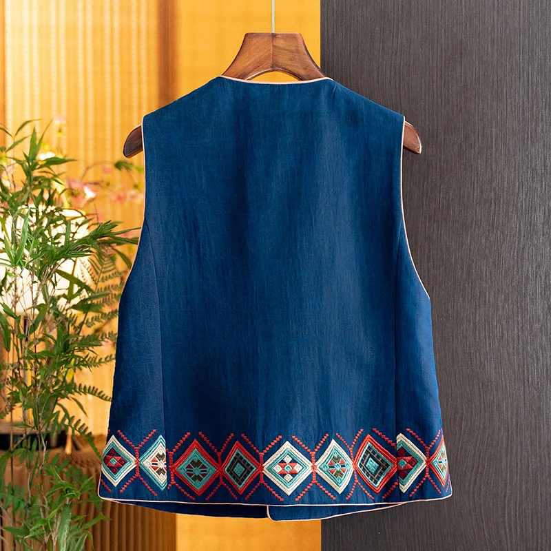 New Chinese-Style Silk Vest with Elegant Embroidery and Button Design for Women, 2026 Autumn New Fashion Beautiful Sleeveless Jacket