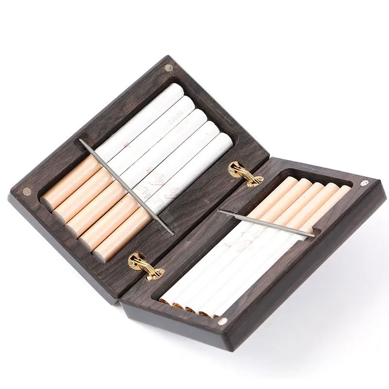 High-grade Purple Sandalwood Cigarette Case. Wooden Side-turned Smoke 10 Pieces Of Mahogany Cigarette Box. Wood Texture