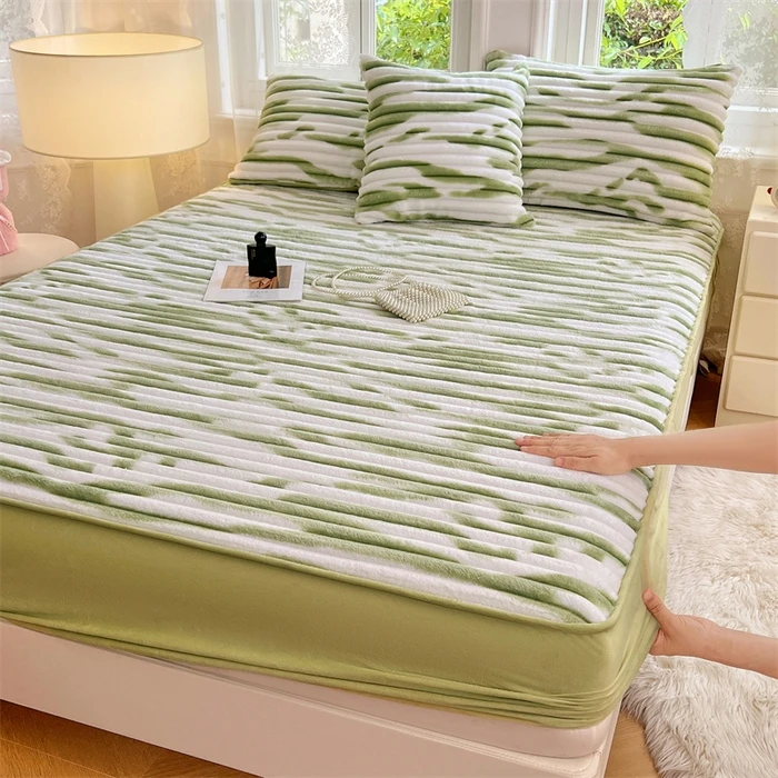 

2025 New Class A Fleece Pull-out Single Item Bed Hat Winter Warm Mattress Protective Cover Milk Plush Rabbit Bedspread