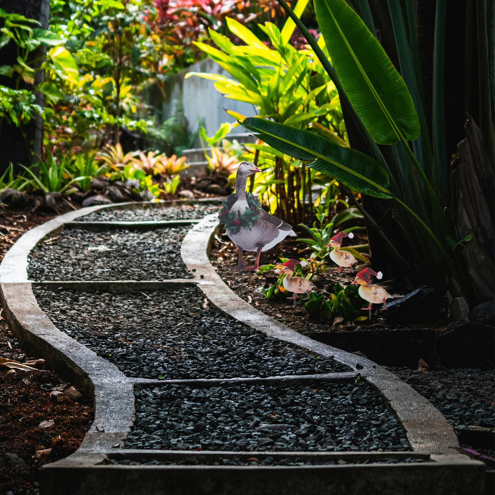 

4Pcs Metal Garden Stakes Duck Christmas Outdoor Yard Art Decor Festive Lawn Sculpture Garden Ornament Duck Furniture Decoration