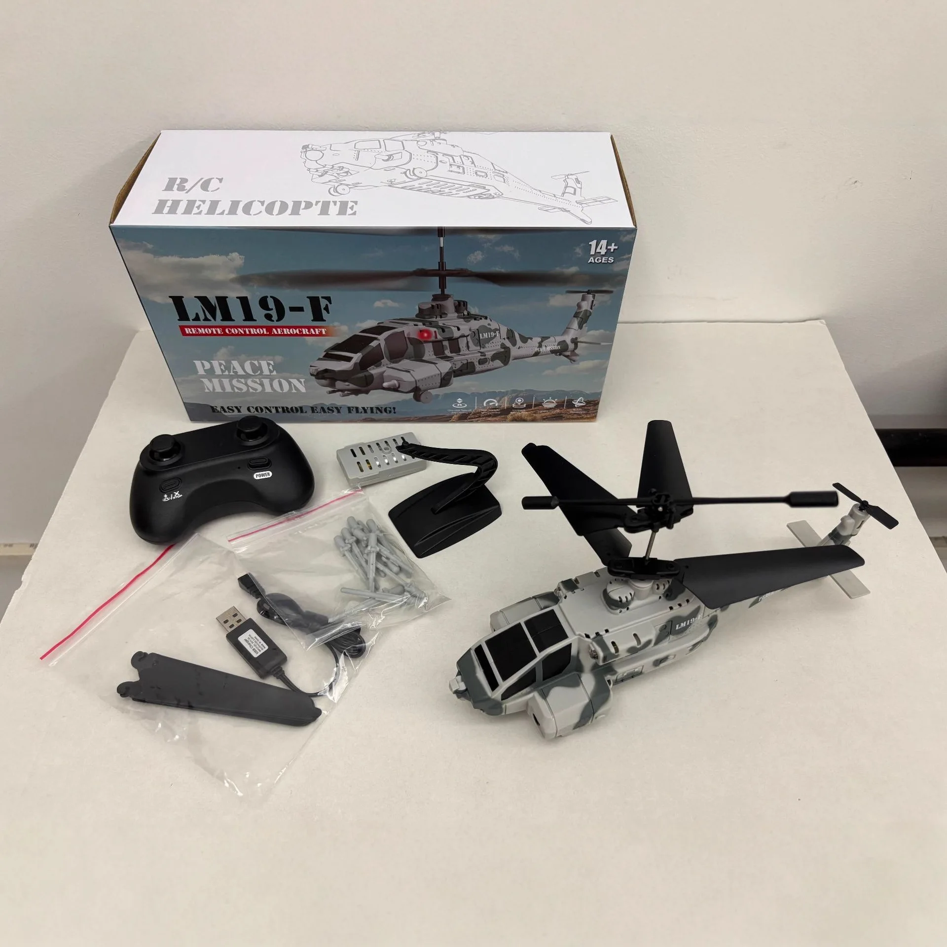 LM19-F เฮลิคอปเตอร์บังคับวิทยุ 2.4G 3.5 ช่องสัญญาณ ปลอดภัย ป้องกันการตก รุ่นเฮลิคอปเตอร์บังคับวิทยุ ของเล่นเด็ก ของขวัญ