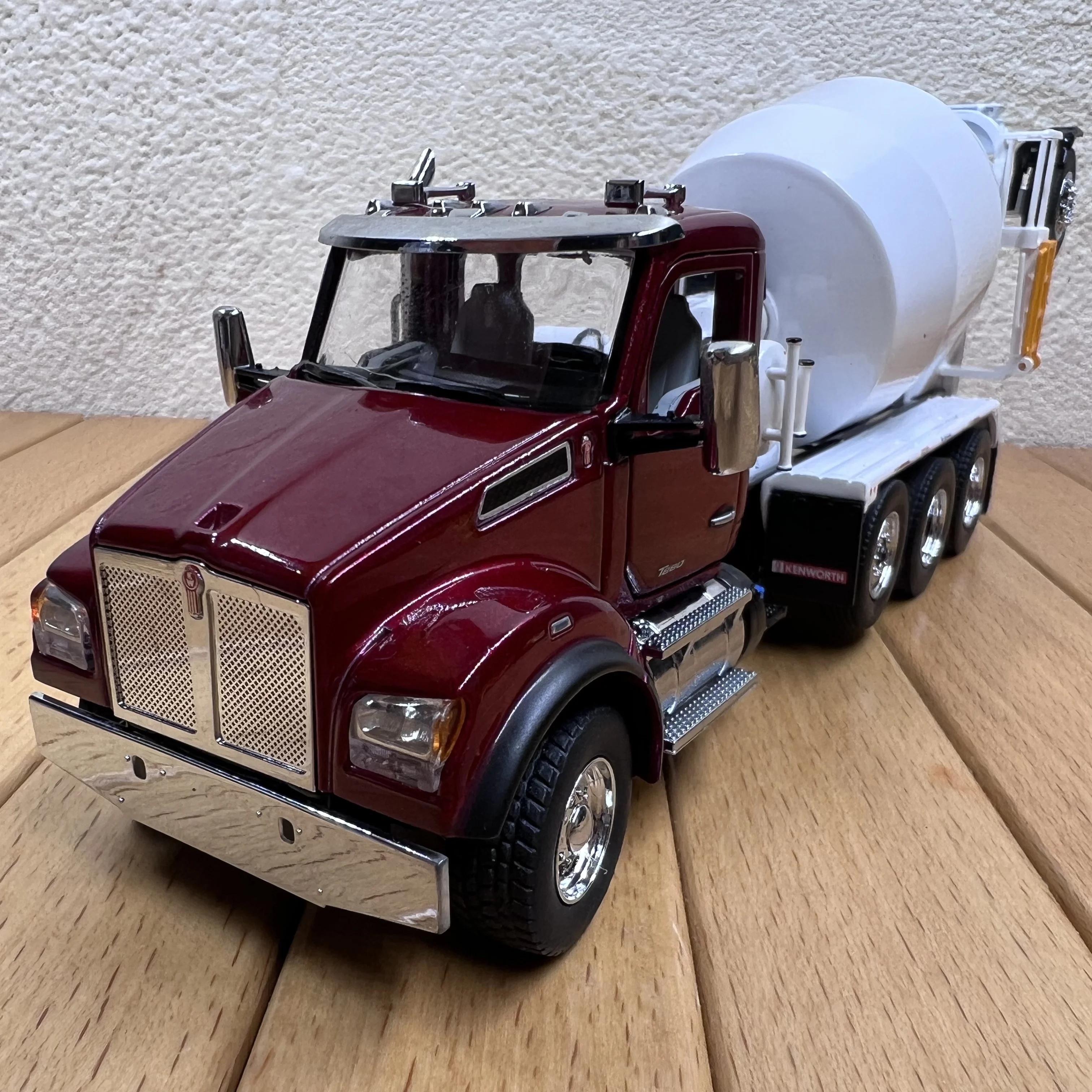 

Diecast 1:50 Scale Kenworth T880 Mixer Truck Alloy Car Model Collectible Toy Gift Souvenir Display Ornament