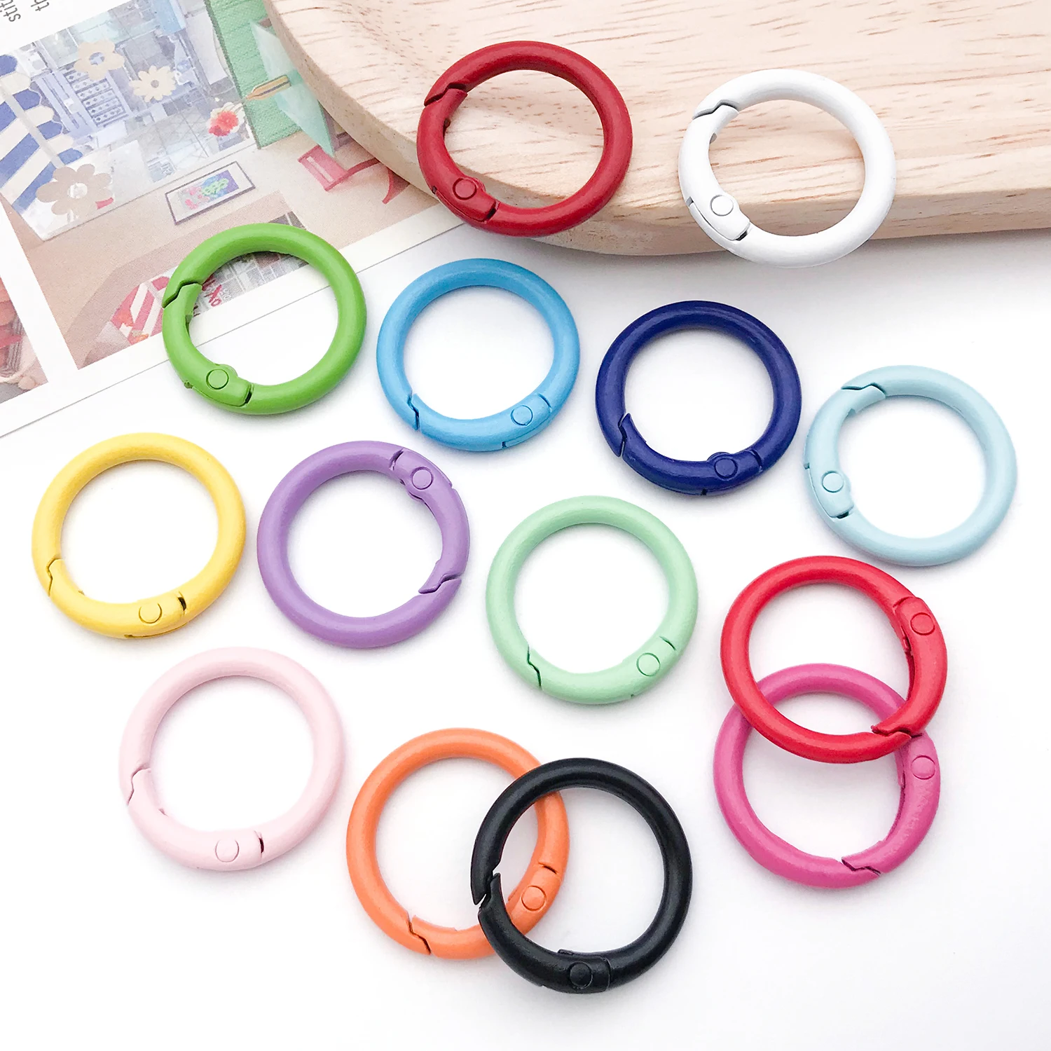 30pcs 24x24mm Painted Color Round Spring Buckle Series Hook, Suitable for Key Chain Clip DIY Jewelry Buckle Connector