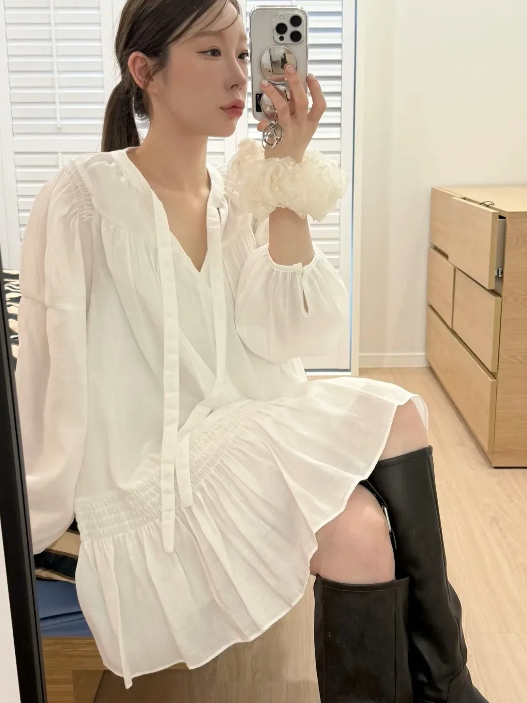 فستان صيفي جميل على الطراز الكوري عصري مع وشاحات للنساء فستان أبيض الحب الأول الجميل تنورة الأميرة بأكمام طويلة