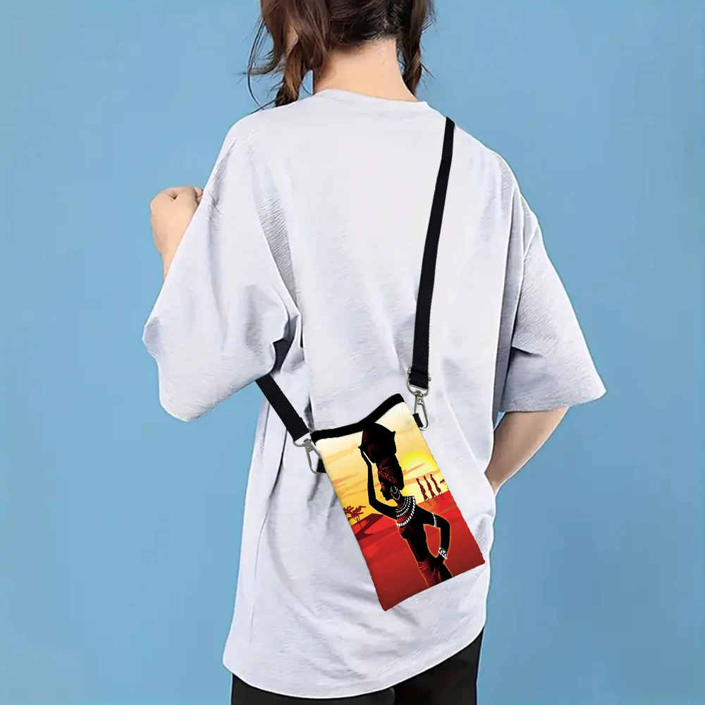 Abstrakte Charaktere Mode Handytasche Multifunktionale Umhängetasche Handytasche Verstellbarer Riemen Umhängetasche für Frauen4.19 – Detail 5