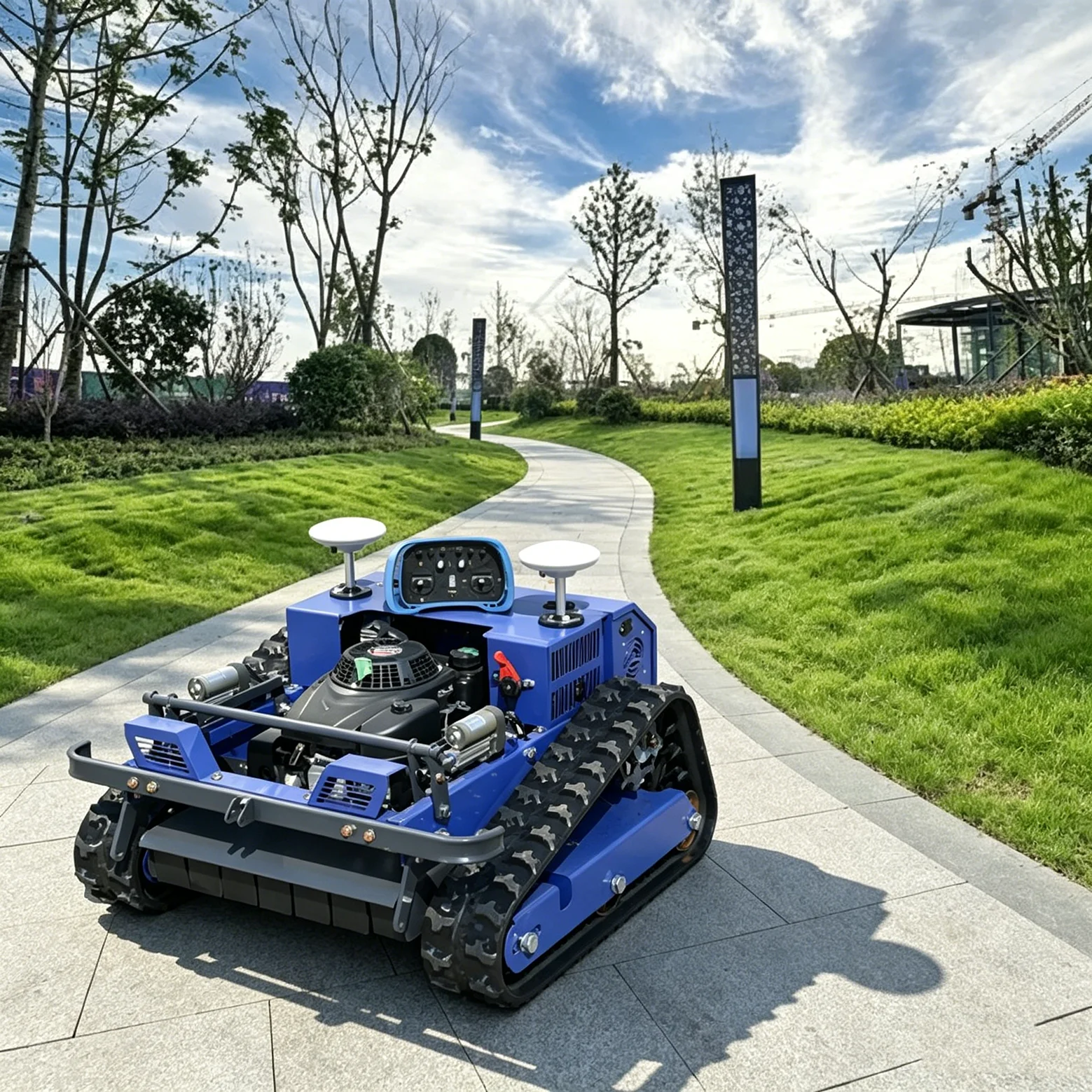 

Customized tracked robot lawn mower, self-propelled remote control multifunctional garden lawn mower, automatic lawn mower