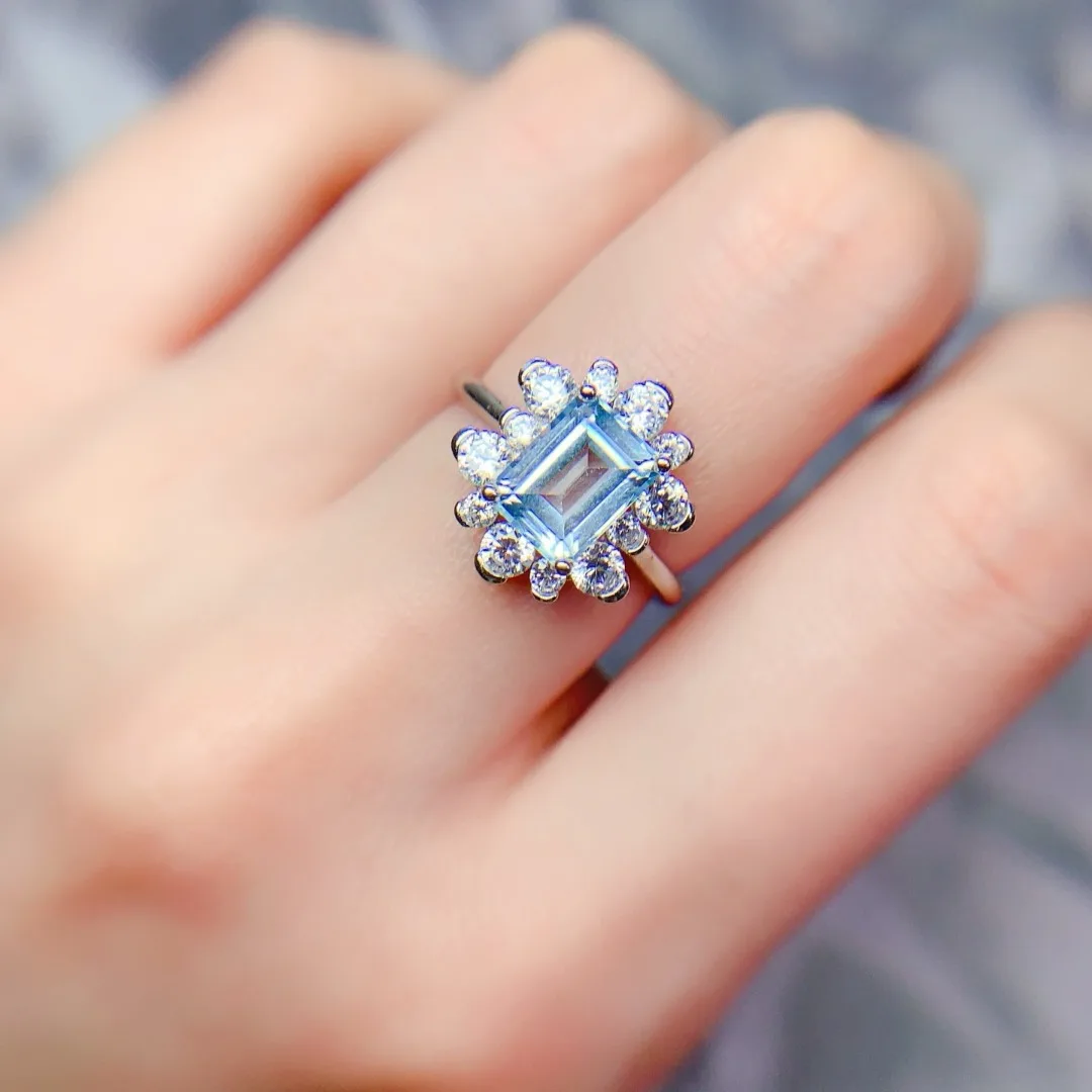 

Предназначен для элегантной женщины. Эта кольцо из стерлингового серебра S925 с натуральным топазом. Роскошные и модные дизайнеры ювелирных изделий и подарков.